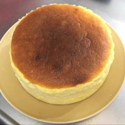 お店で出そうなスフレチーズケーキが出来て大満足です♪素敵なレシピありがとうございます。